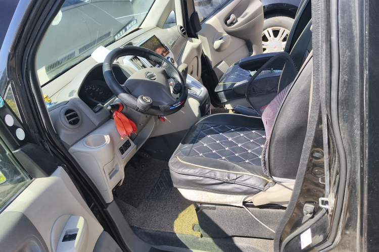 Used Nissan NV200 2014 1.6L CVT Luxury Model China V Standard
