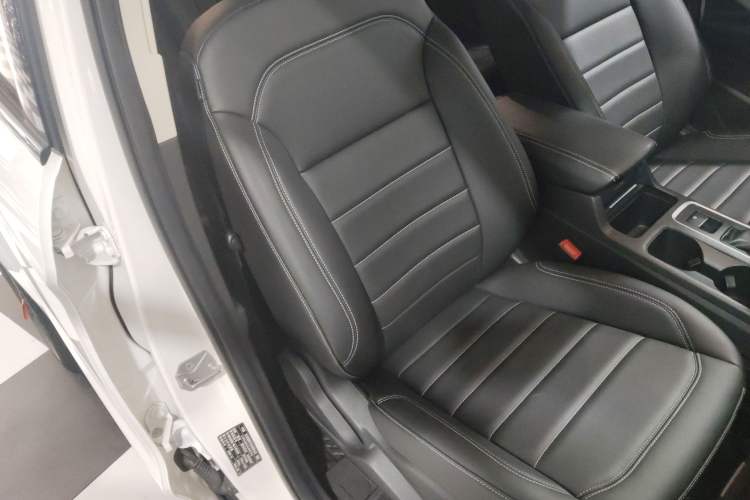 Used Ford Kuga 2019 EcoBoost 180 Two-Wheel-Drive Platinum Edition China VI Standard