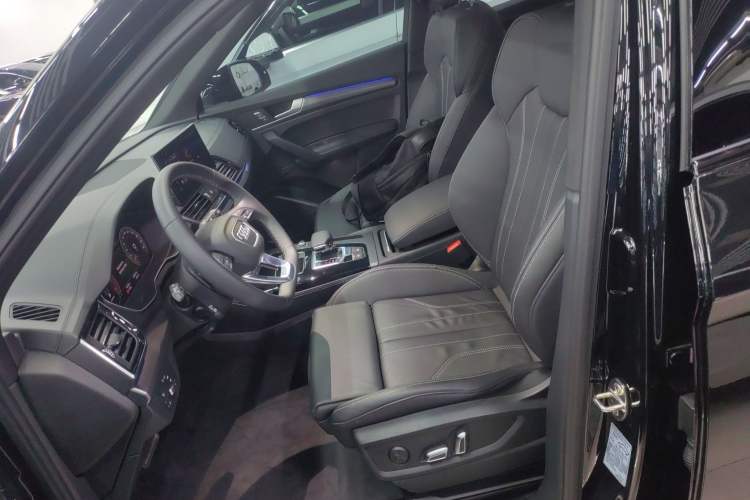 Used Audi Q5L 2023 40T Luxury Dynamic Model Left Front Seat