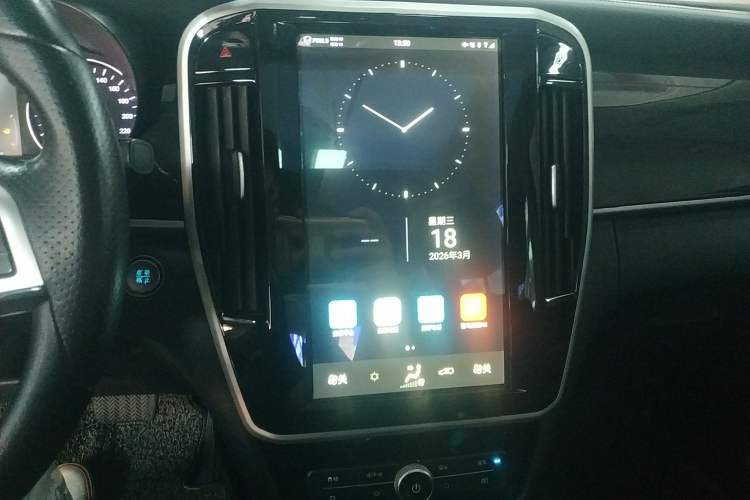 Used BYD Song MAX 2017 1.5T Automatic Smart Connect Elite 7-Seater Audio And AC Panel