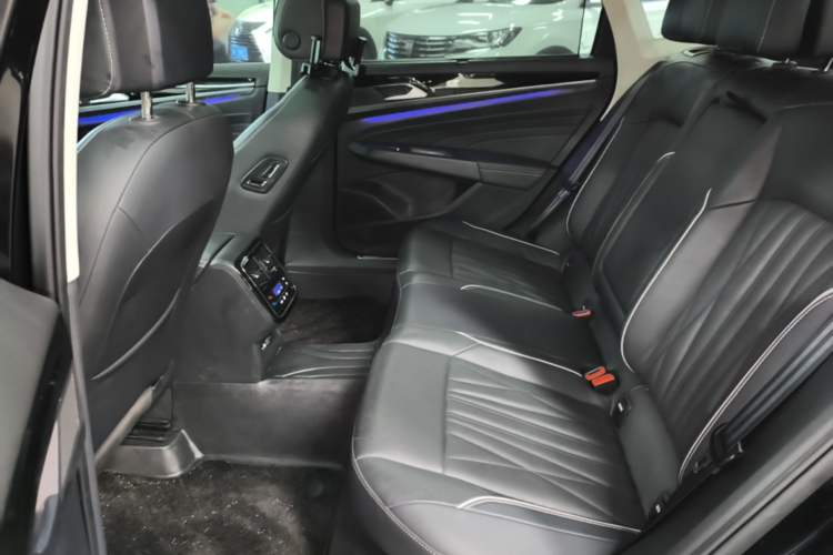 Used Volkswagen Passat 2023 330TSI Starry Luxury Edition
