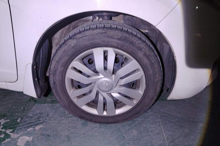 Used Honda Fit 2016 1.5L LXS CVT Comfort Sunroof Version Right Front Wheel Hub