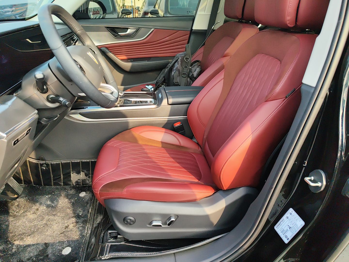 المقاعد الأمامية داخل السيارة