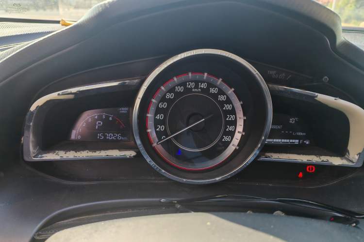 Used Mazda Mazda 3 Axela 2016 Sedan 1.5L Automatic Luxury Model
