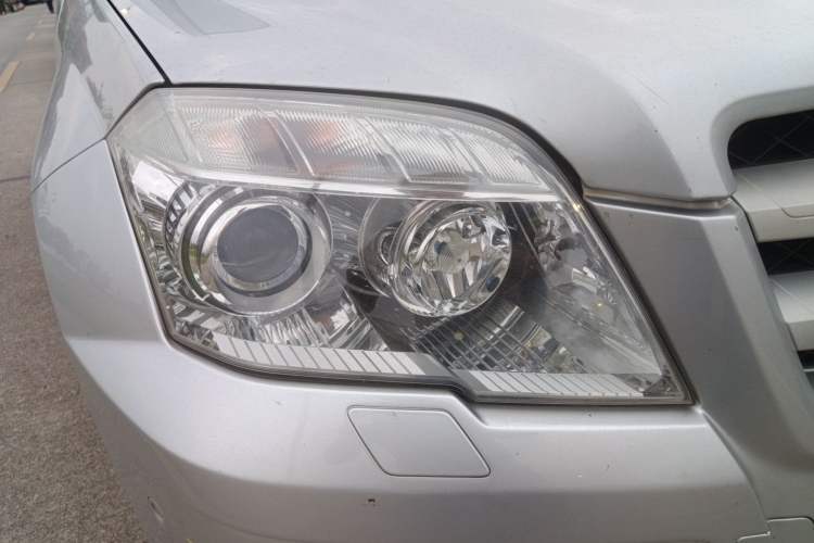 Used Mercedes-Benz GLK-Class 2010 GLK 300 4MATIC Fashion Model Right Front Headlight