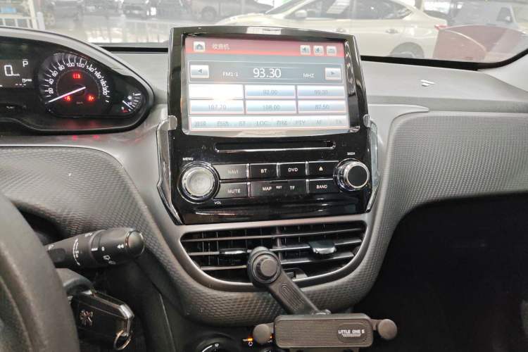 Used Peugeot 2008 2014 1.6L Automatic Trend Edition Audio And AC Panel