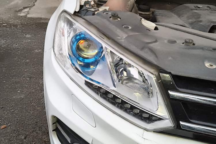 Used Zotye T600 2017 1.5T Manual Elite New Year Edition Right Front Headlight