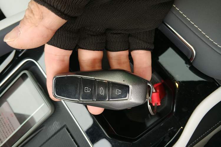 Used iCAR 03 2024 501km Two-Wheel Drive Long-Range Version Vehicle Key