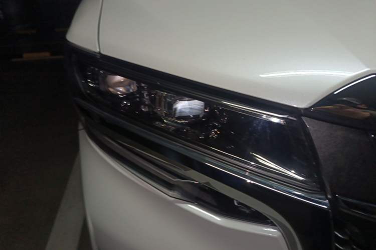 Used Toyota Alphard 2018 Revised Version 3.5L Premium Edition