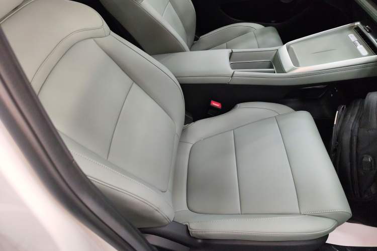 Used Roewe D6 2025 450km Deluxe Edition