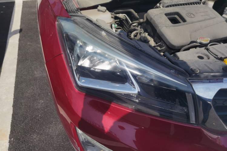 Used CHANGAN CS15 2016 1.5L Automatic Fashion Edition Right Front Headlight