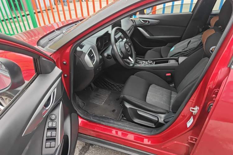 Used Mazda CX-4 2018 2.0L Automatic Two-Wheel Drive Blue Sky Dynamic Version China V Standard Driver Seat