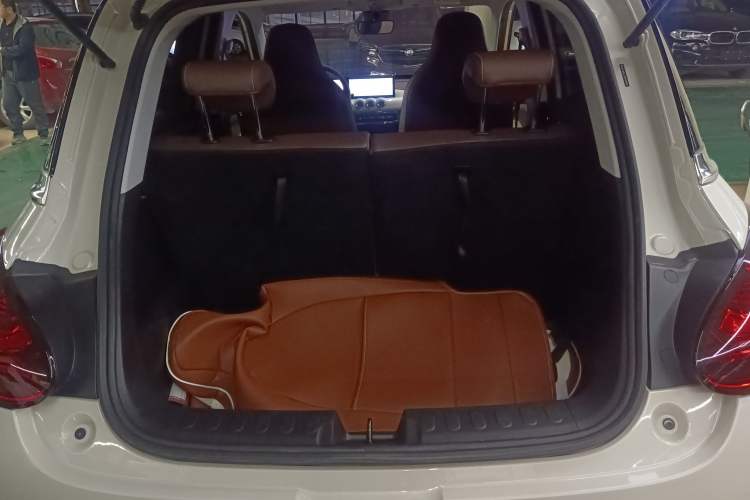 Used Wuling Bingo 2023 410 km Lingxi Deluxe Edition Trunk