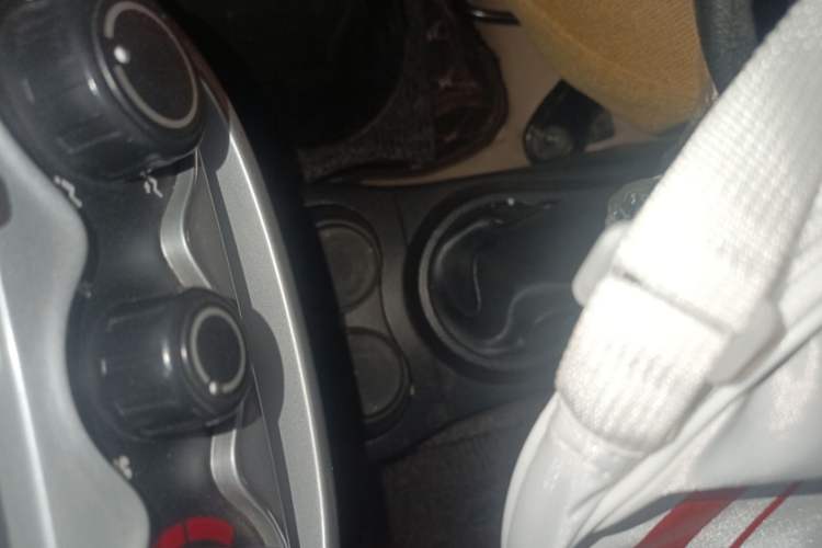 Used CHANGAN Benni mini 2012 1.0L Manual Fashion Edition China IV Standard Gear Lever