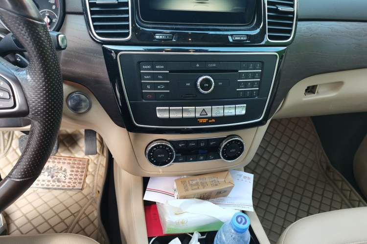 Used Mercedes-Benz GLE 2016 GLE 320 4MATIC Dynamic Edition Audio And AC Panel