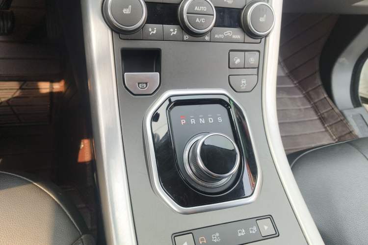 Used Land Rover Range Evoque 2018 240PS PURE Style Edition Gear Lever