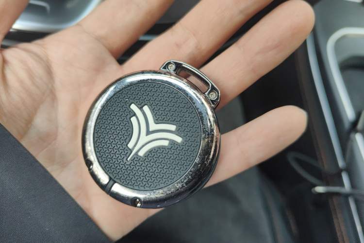 Used NETA L 2024 Extended-Range 310 Flash-Charge Red Edition
