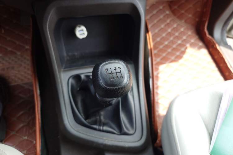 Used Wuling Hongguang V 2019 1.5L Standard Version China VI LAR