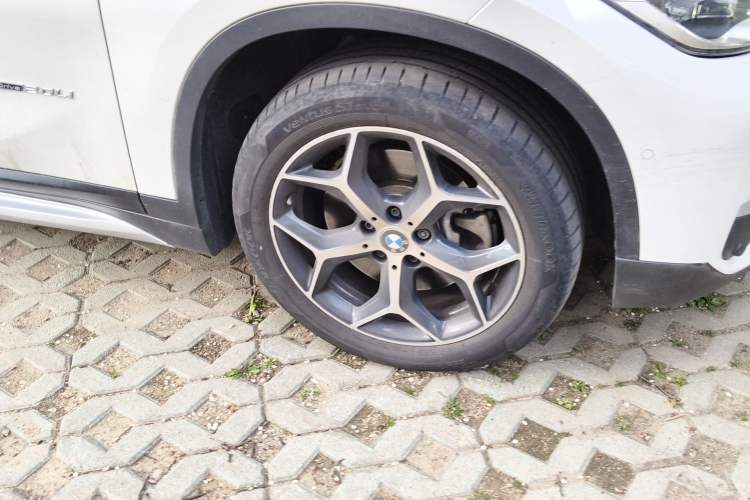 Used BMW X1 2016 sDrive20Li Luxury Model Right Front Wheel Hub