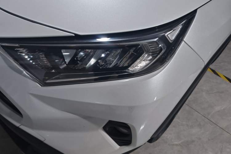 Used Toyota RAV4 2021 2.0L CVT Two-Wheel Drive Fashion Edition
