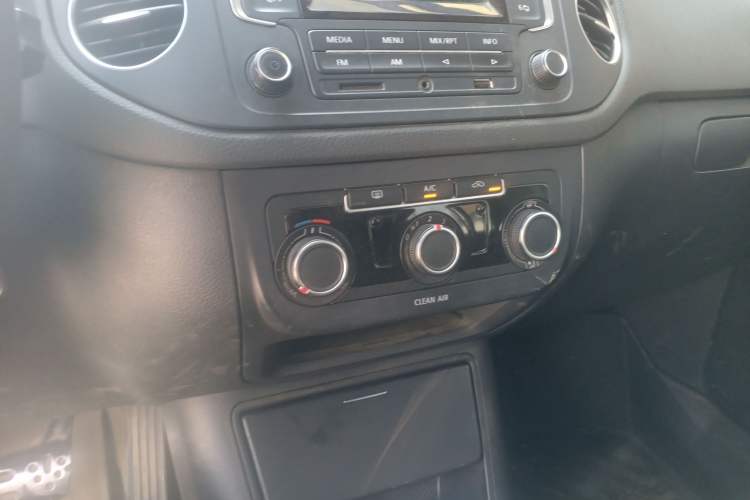 Used Volkswagen Tiguan 2016 280TSI Automatic Two-Wheel-Drive Silk Road Style Edition
