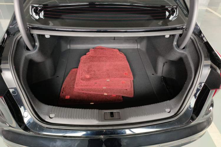 Used Hongqi H5 2023 2.0T Automatic Smart Connect Flagship Edition
