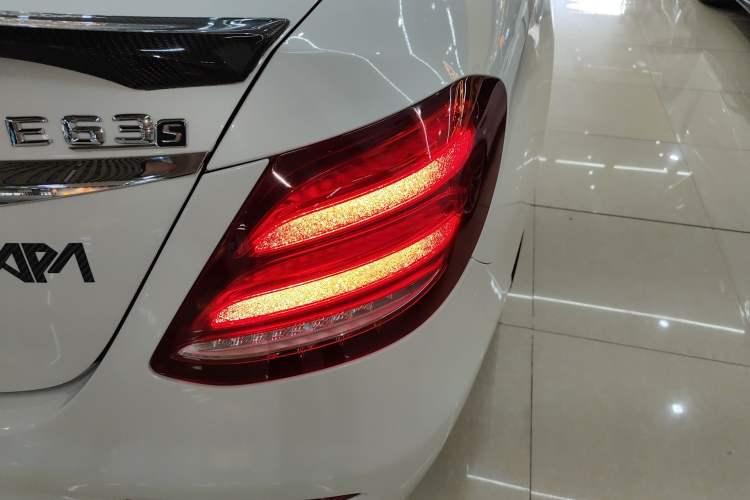 Used Mercedes-Benz E-Class 2017 E 300 L Sport Luxury Edition Exterior 3