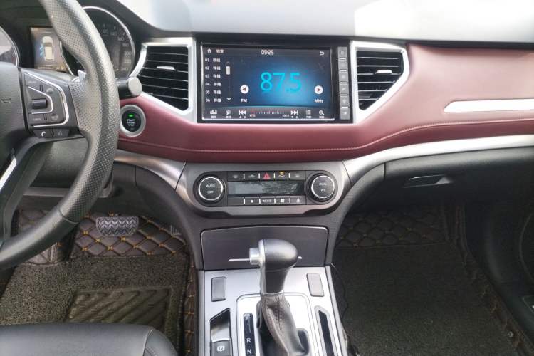 Used Haval H6 Coupe 2018 Red-Label 1.5T Automatic Two-Wheel Drive Ultra-Luxury Model Audio And AC Panel