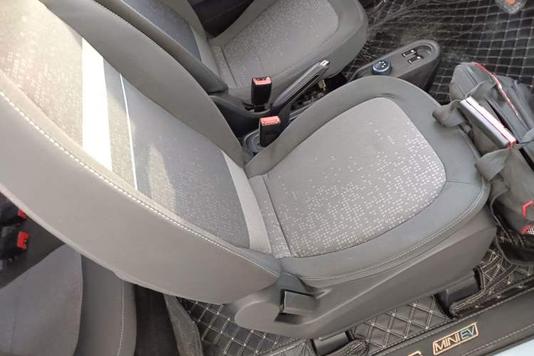 Used Wuling Hongguang MINIEV 2020 Freedom Version Lithium Iron Phosphate Right Front Seat