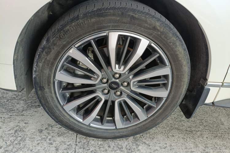 Used Ford Edge 2021 PLUS EcoBoost 245 Two-Wheel-Drive Titanium 7-Seater
