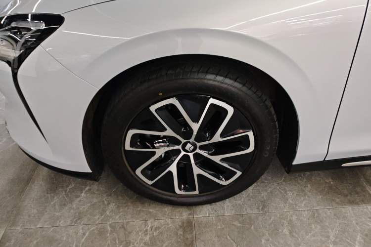 Used Baojun Enjoy 2025 All-Electric 600km Standard Version