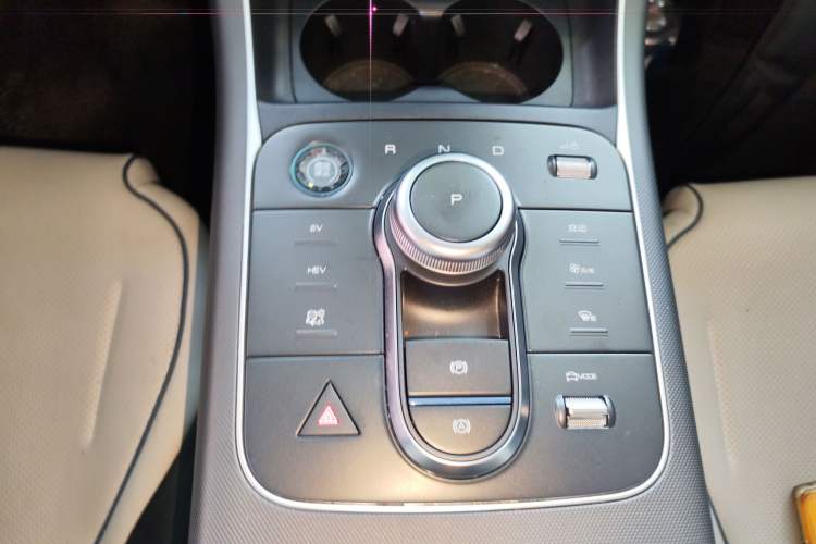 Used BYD Destroyer 05 2023 Champion Edition DM-i 120KM Prestige Model Gear Lever