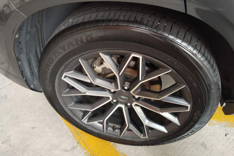 Used CHANGAN OSHAN Z6 2022 Blue Whale 1.5T DCT Smart Edition Right Rear Wheel Hub