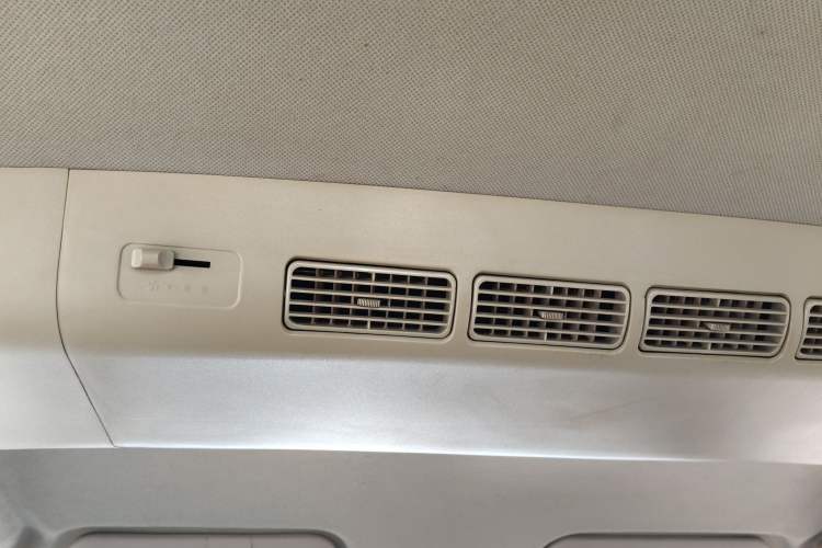 Used Wuling Hongguang 2014 1.2L Standard Model China IV