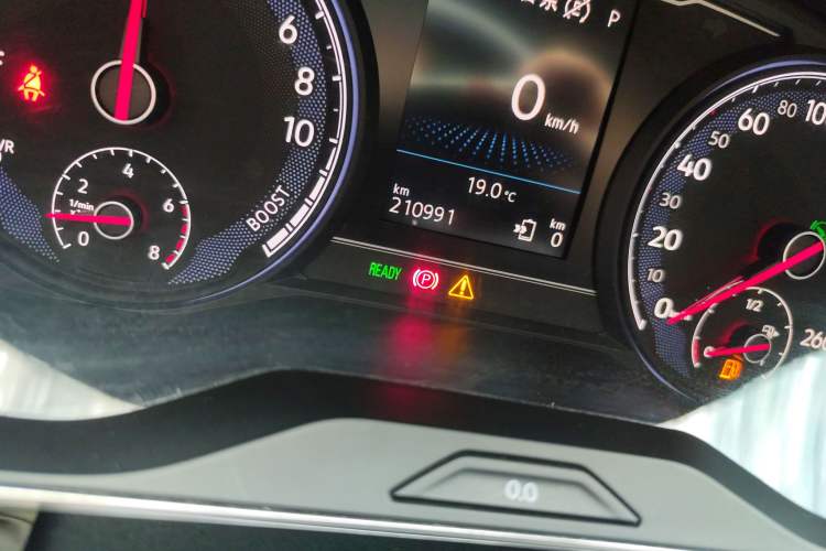 Used Volkswagen Passat New Energy 2019 430 PHEV Hybrid Luxury Edition Odometer Close Up