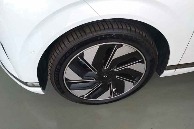 Used Dongfeng eπ eπ008 2025 210 Ultra LikeYi Edition 5-Seater
