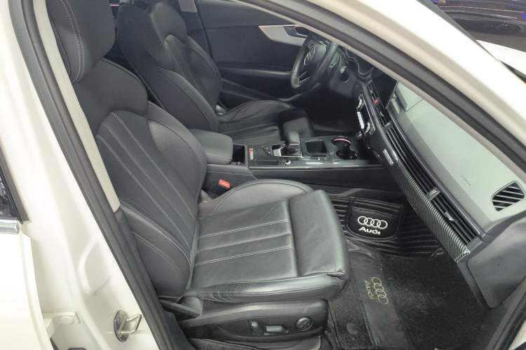 Used Audi A4L 2020 40 TFSI Fashion Dynamic Model Right Front Seat
