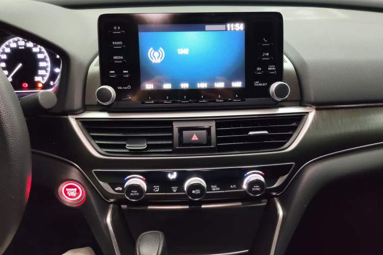 Used Honda Accord 2018 230TURBO Comfort Edition China VI Emission Standard Audio And AC Panel