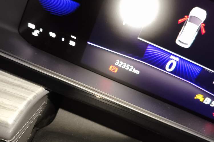 Used Volkswagen Sagitar 2023 300TSI DSG Excellence Edition Odometer Close Up