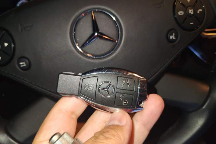 Used Mercedes-Benz S-Class 2012 S 300 L Business Standard Model
