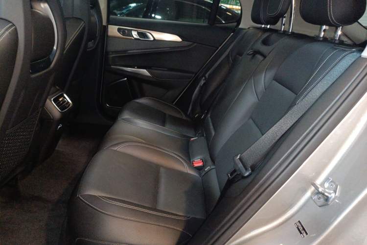 Used Lynk & Co 01 2019 2.0T Two-Wheel-Drive Pro Version China VI Standard
