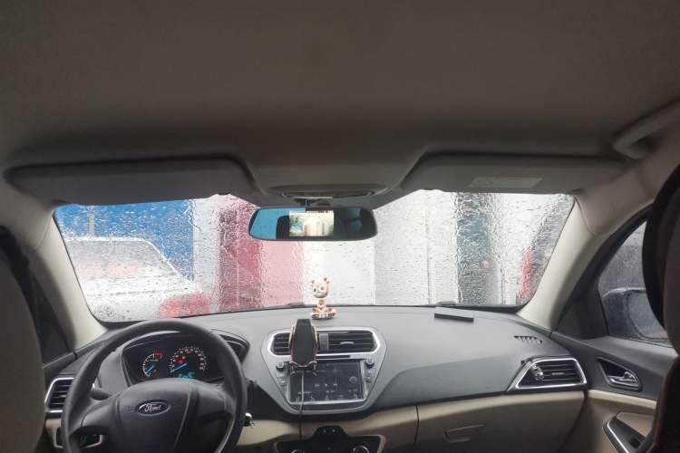 Used Ford Escort 2015 1.5L Automatic Comfort Edition Headliner