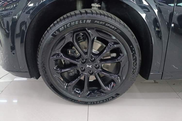 Used XPeng G6 2025 625 Long-Range Max Tech Edition Exterior 4