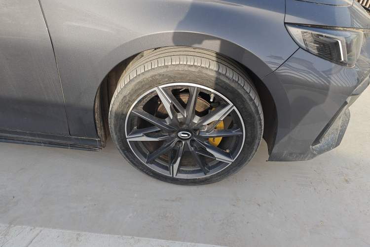 Used GAC Trumpchi EMPOW 2023 270T DCT J16 Version Right Front Wheel Hub