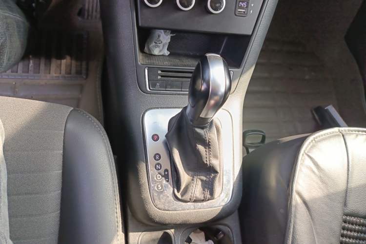 Used Volkswagen Tiguan 2013 1.8TSI Automatic Two-Wheel Drive Trend Edition Gear Lever