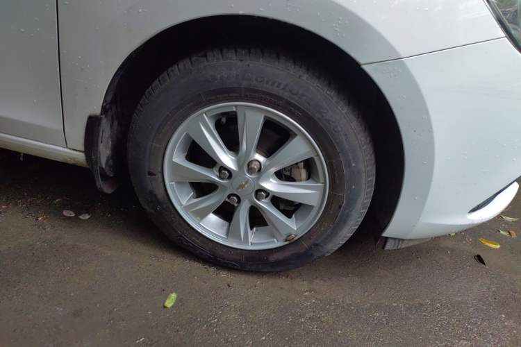 Used Chevrolet Sail 2015 Sail 3 1.3L Manual Ideal Edition Right Front Wheel Hub