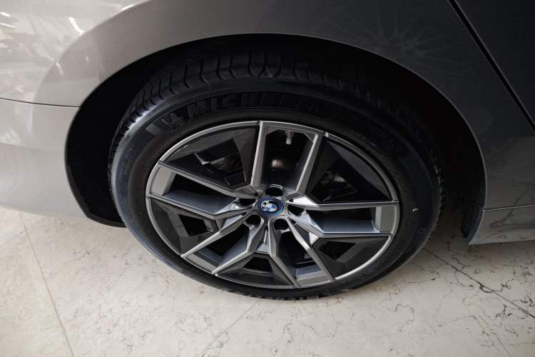 Used BMW i5 2024 eDrive 35L Prestige Luxury Package
