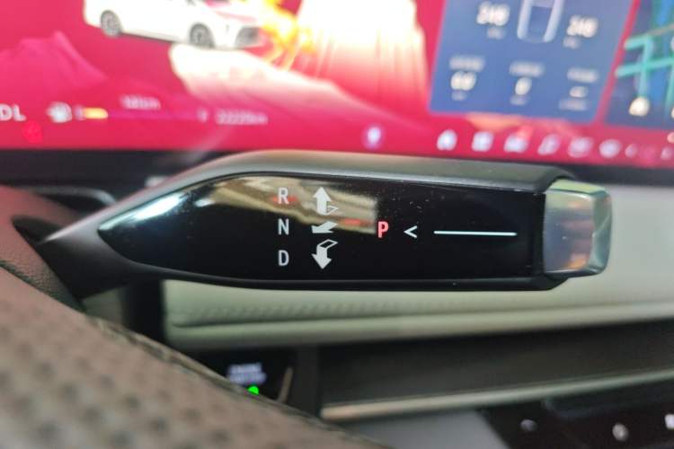 Used Buick GL8 2025 Lu Zun Deluxe Edition Gear Lever