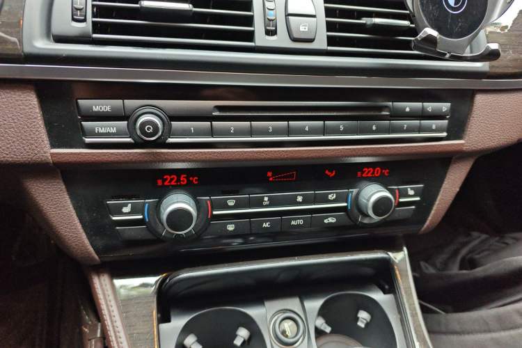 Used BMW 5 Series 2017 525Li Leading Model
