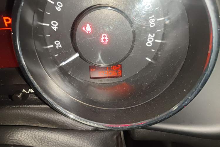 Used Peugeot 3008 2016 1.6THP Automatic Trend Edition Odometer Close Up